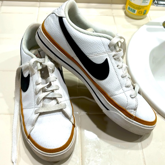 Nike Other - Nike sneakers Mens sz 8